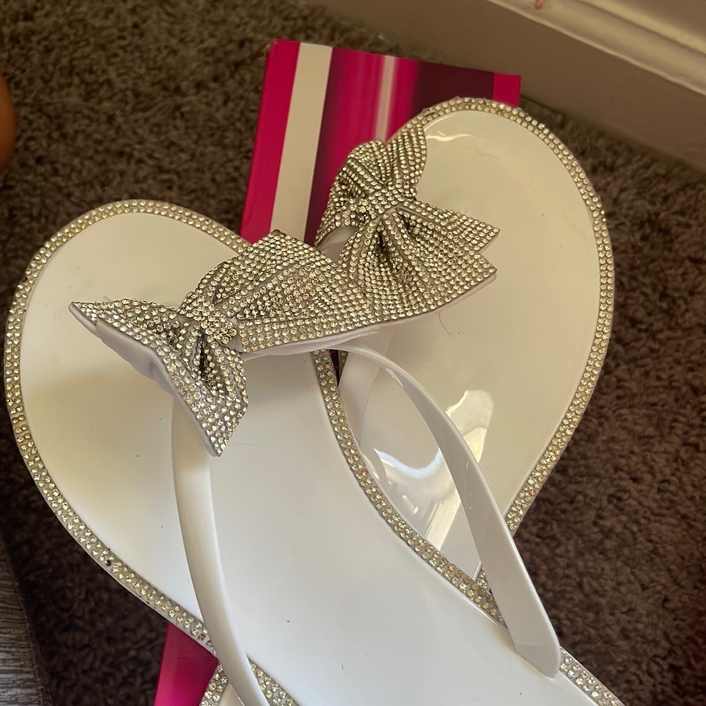 Women's Size 9 Flat Flip-Flop